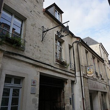 Hôtellerie du Dauphin à Laon