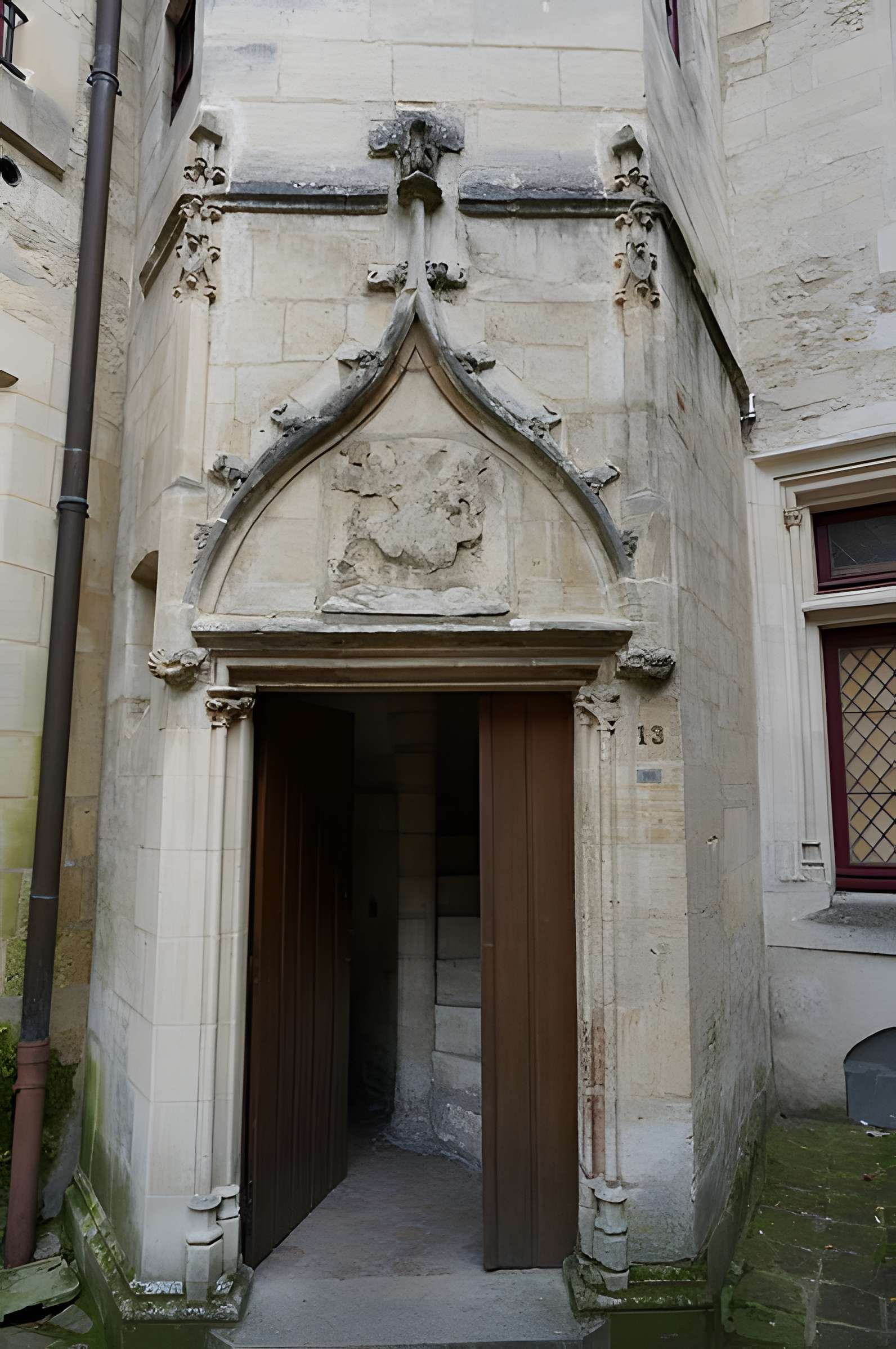 Hôtellerie du Dauphin à Laon