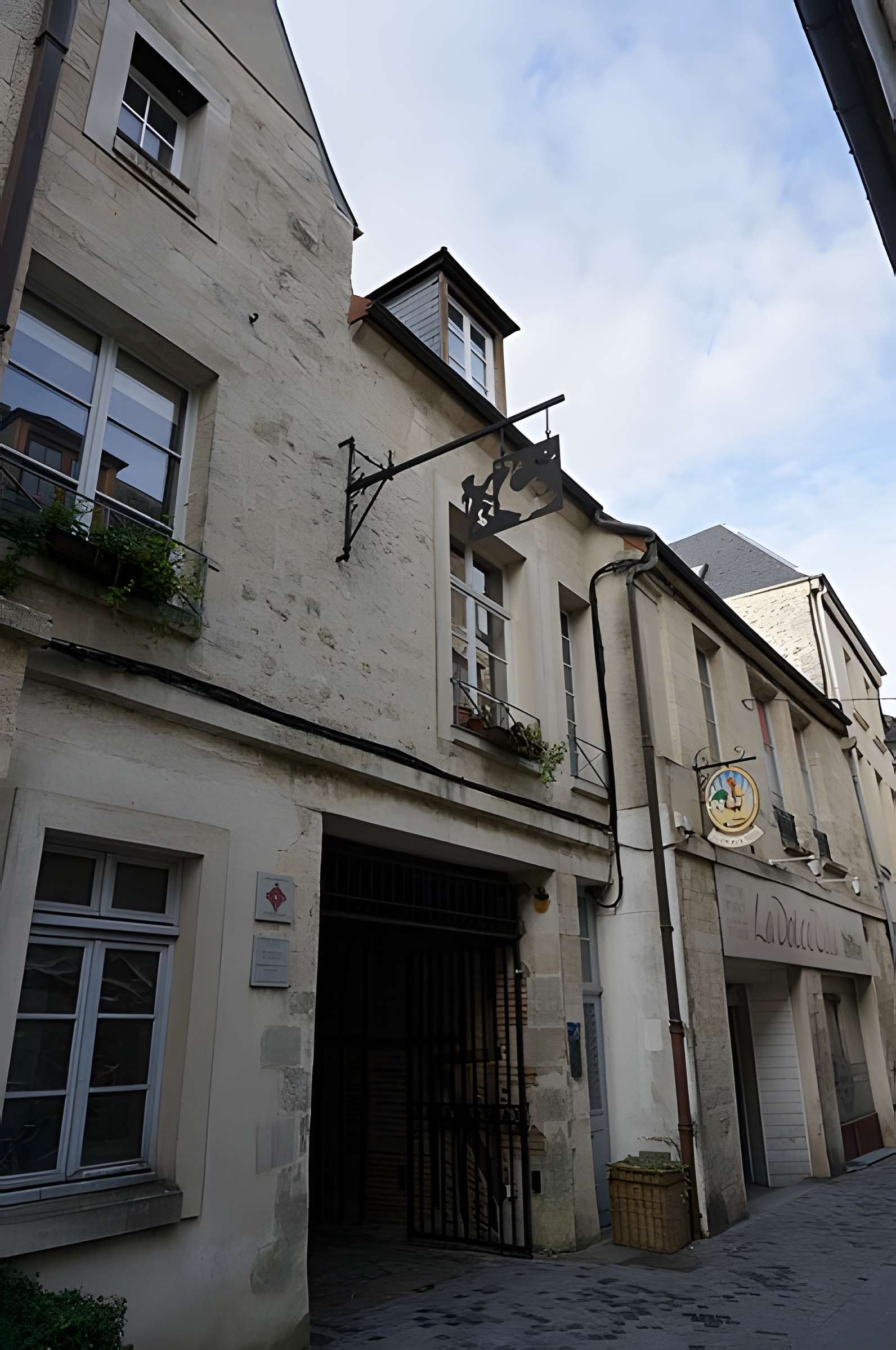 Hôtellerie du Dauphin à Laon