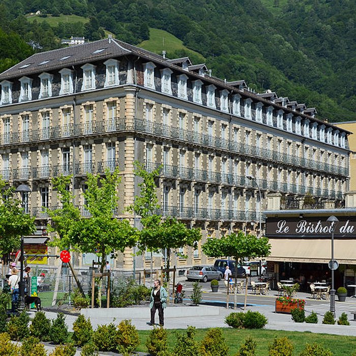 Photo de Immeuble Continental Résidence à Cauterets