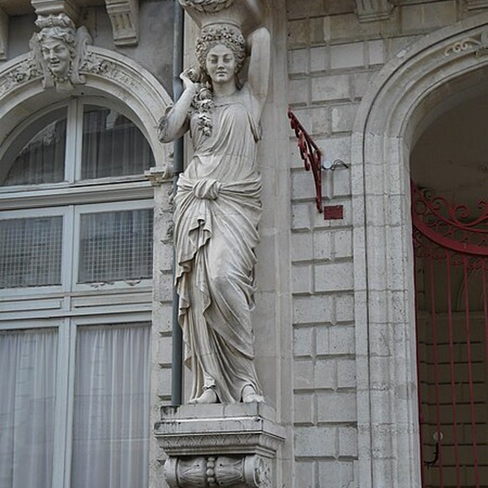 Photo de Immeuble Continental Résidence à Cauterets