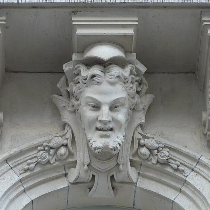 Photo de Immeuble Continental Résidence à Cauterets