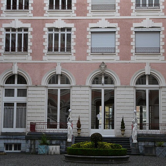 Photo de Immeuble Continental Résidence à Cauterets