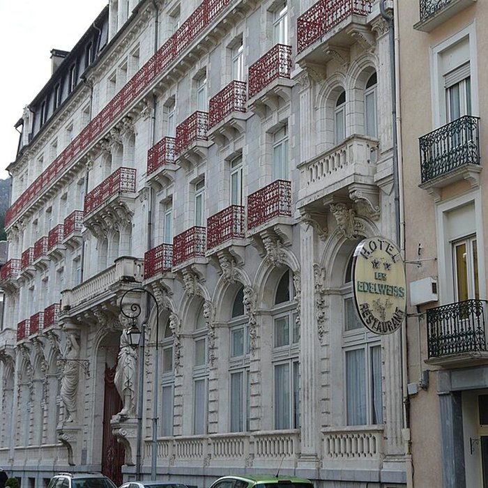 Photo de Immeuble Continental Résidence à Cauterets