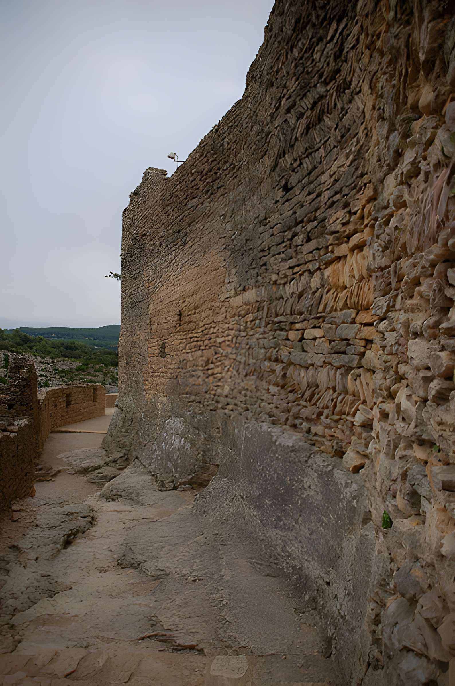 Forteresse de Mornas  