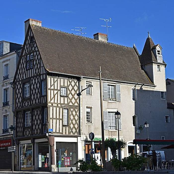Photo de Immeuble, 1 Rue des Arènes à Bourges