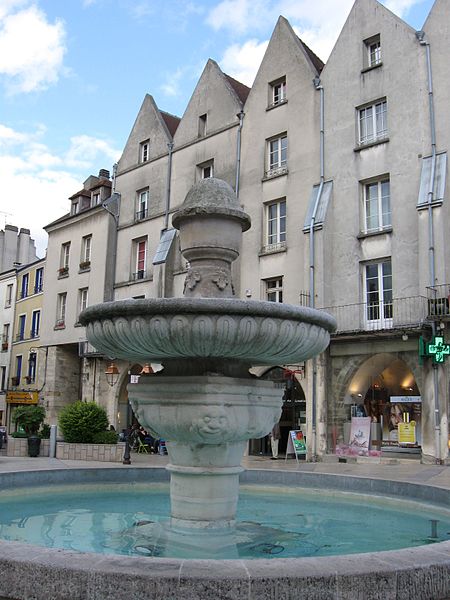 Immeuble, 1-3-5 Place de la Fontaine à Lagny-sur-Marne