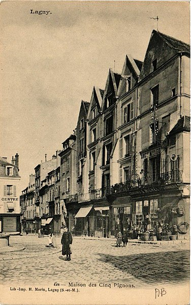 Immeuble, 1-3-5 Place de la Fontaine à Lagny-sur-Marne