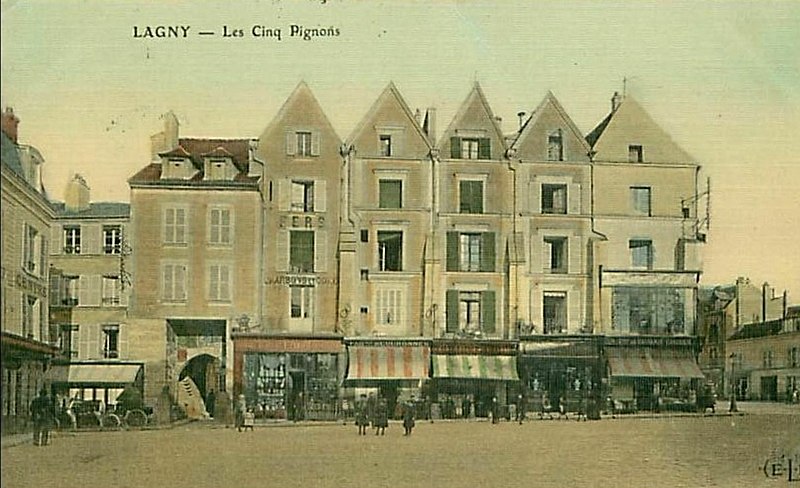 Immeuble, 1-3-5 Place de la Fontaine à Lagny-sur-Marne