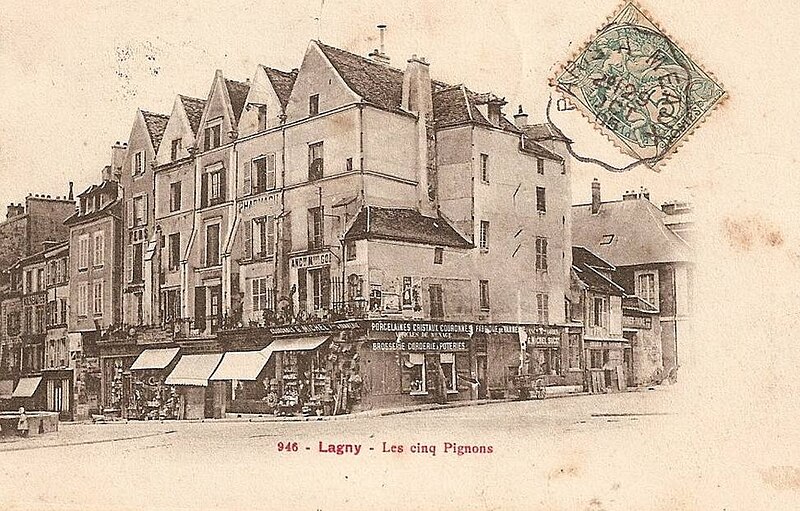 Immeuble, 1-3-5 Place de la Fontaine à Lagny-sur-Marne