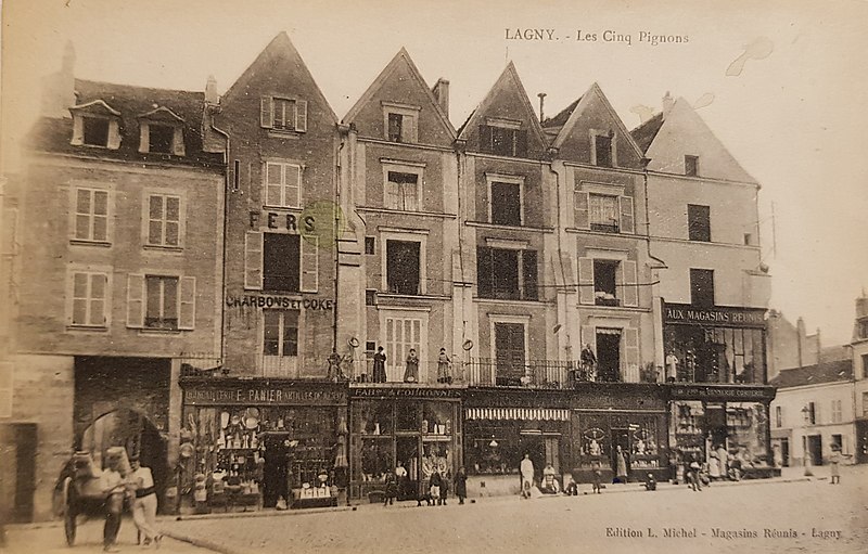 Immeuble, 1-3-5 Place de la Fontaine à Lagny-sur-Marne