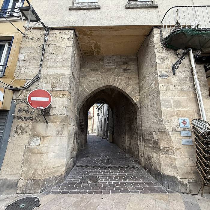 Photo de Immeuble, 1-3-5 Place de la Fontaine à Lagny-sur-Marne