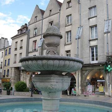 Immeuble, 1-3-5 Place de la Fontaine à Lagny-sur-Marne