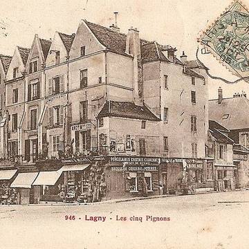 Immeuble, 1-3-5 Place de la Fontaine à Lagny-sur-Marne