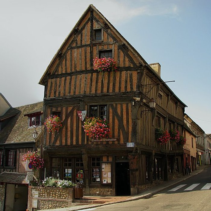 Photo de Immeuble, 2 Place Aristide-Briand à Nonancourt