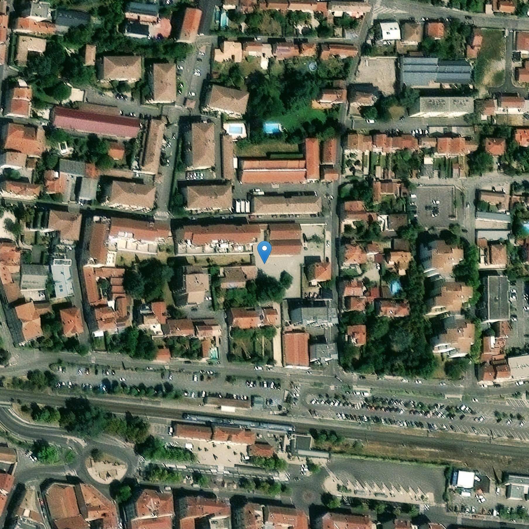 Photo de Immeuble, 22 Place Maurice-Faure à Romans-sur-Isère