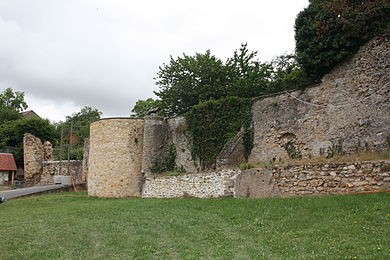 Photo de Fortifications d'Ainay-le-Château