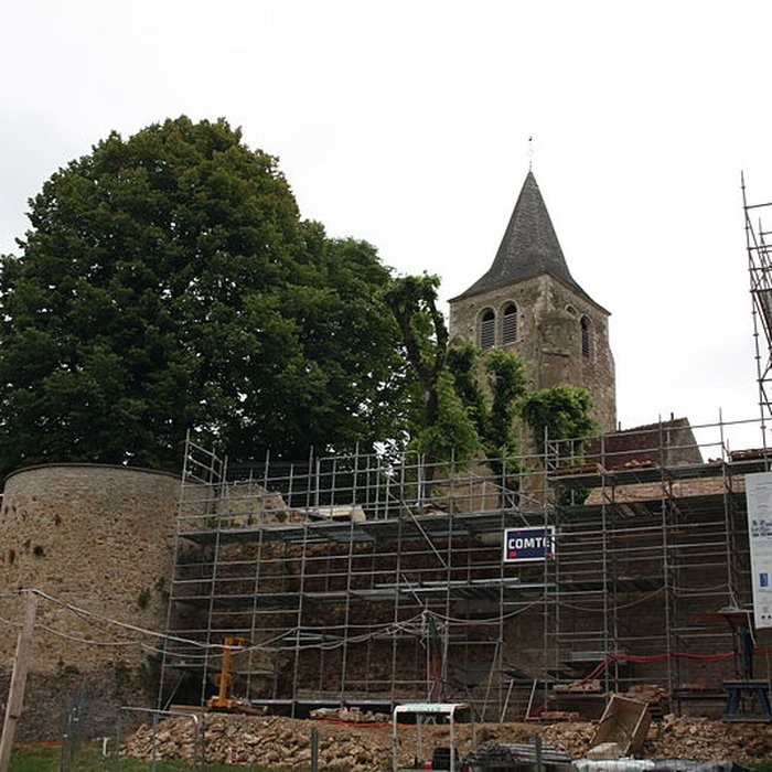 Photo de Fortifications dAinay-le-Château