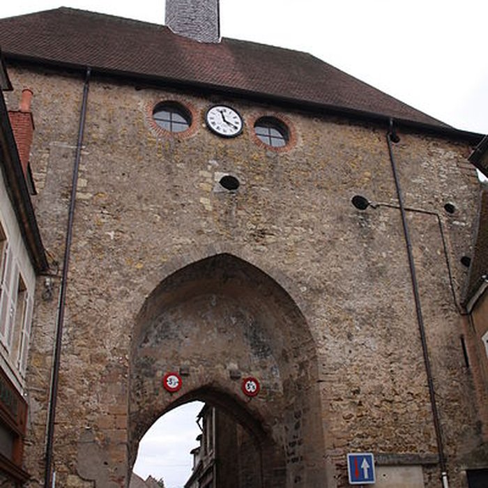 Photo de Fortifications dAinay-le-Château