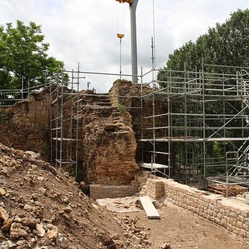 Fortifications dAinay-le-Château