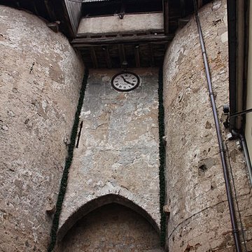 Fortifications dAinay-le-Château