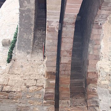 Fortifications dAinay-le-Château