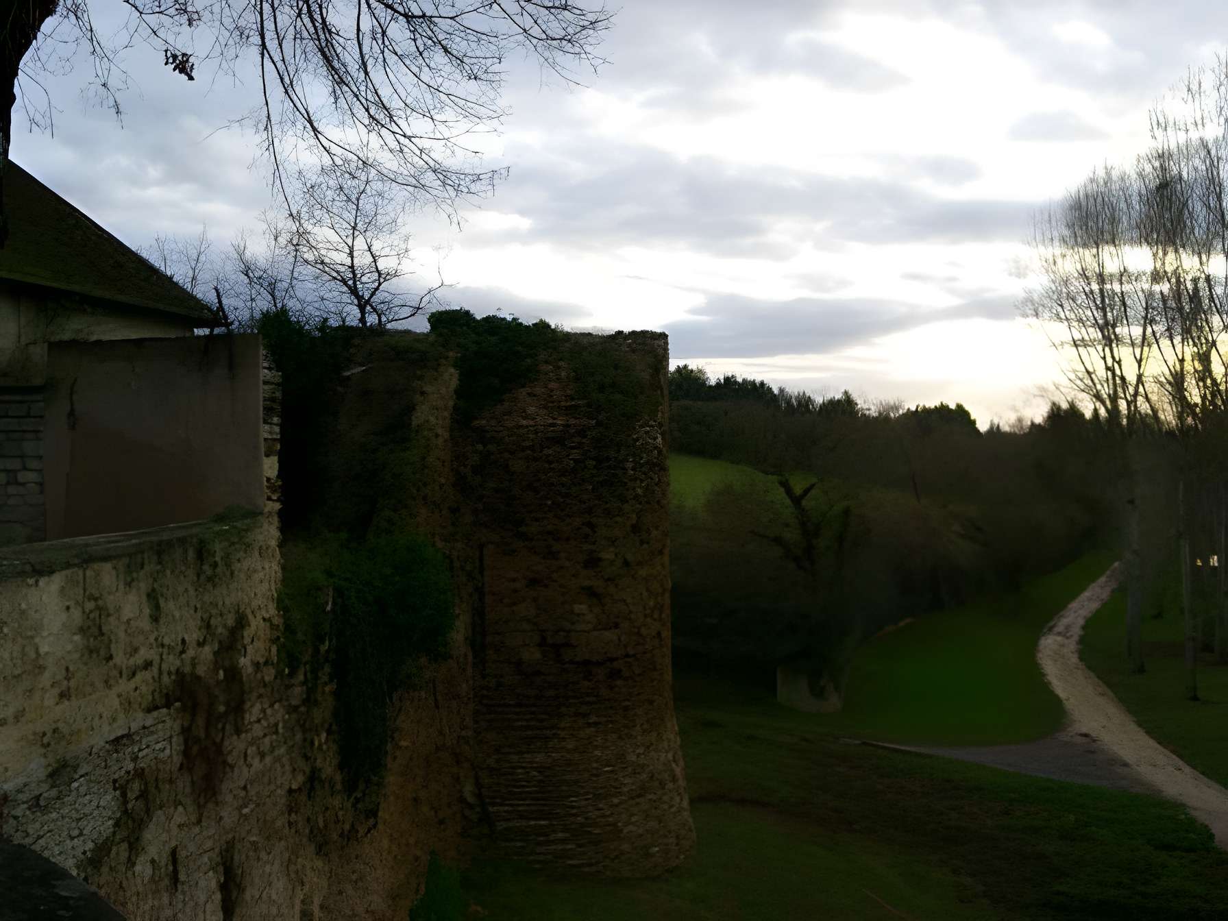 Fortifications d'Ainay-le-Château