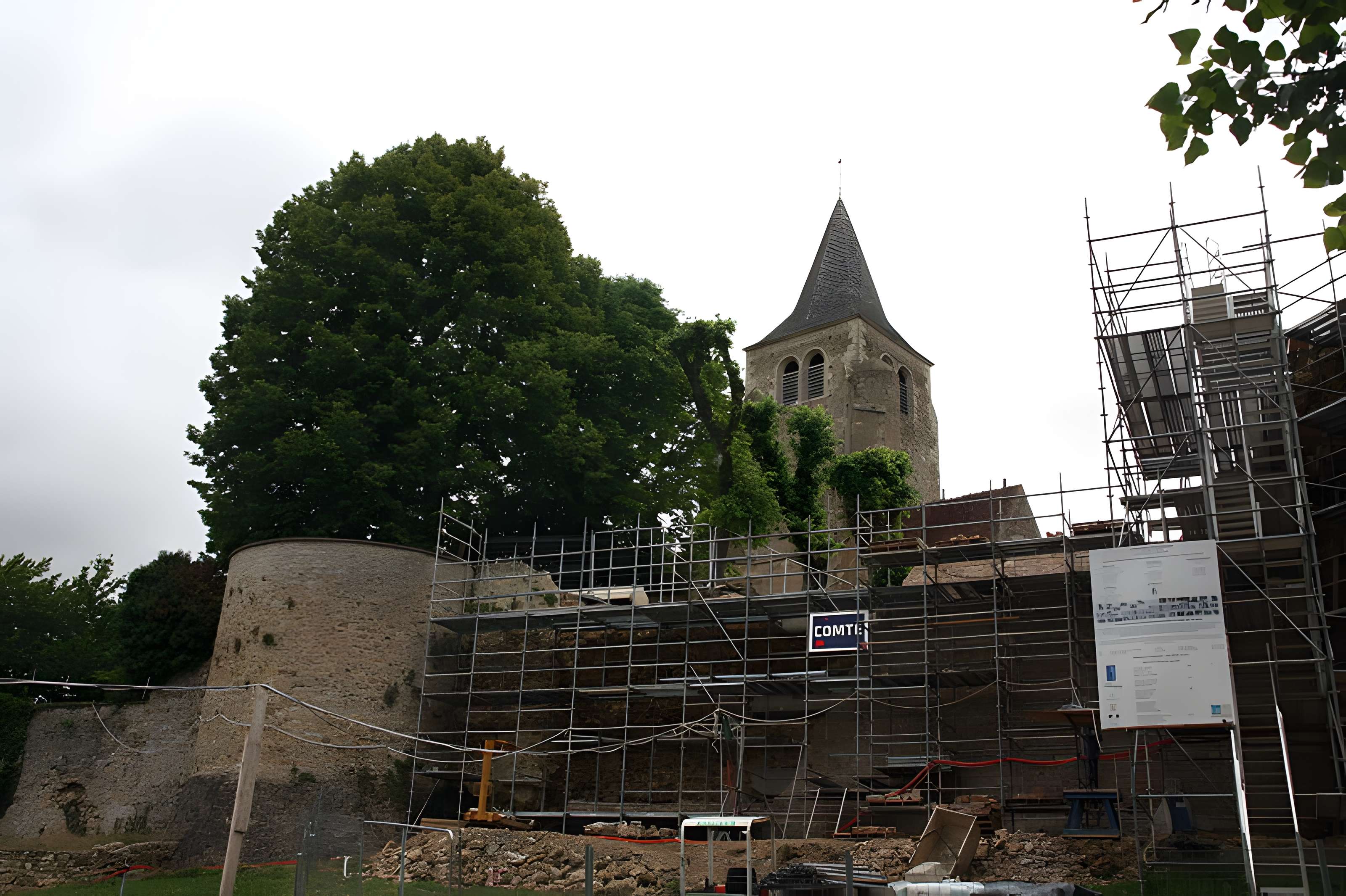 Fortifications d'Ainay-le-Château
