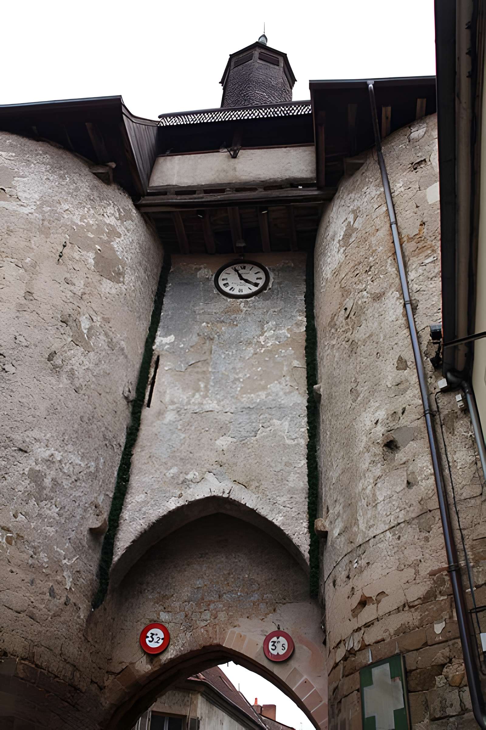 Fortifications d'Ainay-le-Château