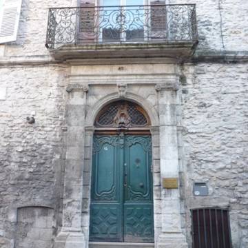 Immeuble, 40 Rue de la Porte-de-France à Nîmes