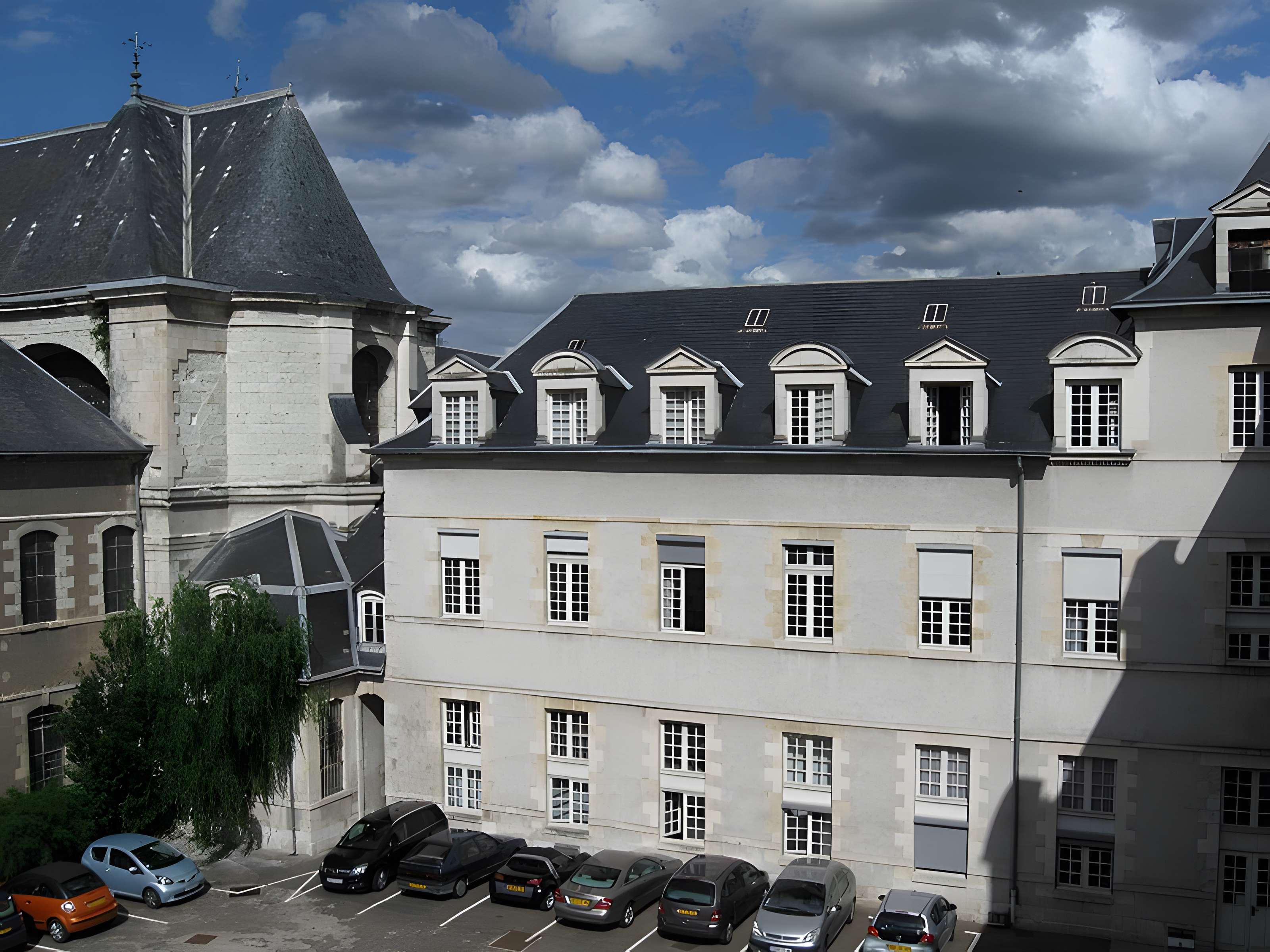 Immeuble, 5 Place Général de Gaulle à Orléans