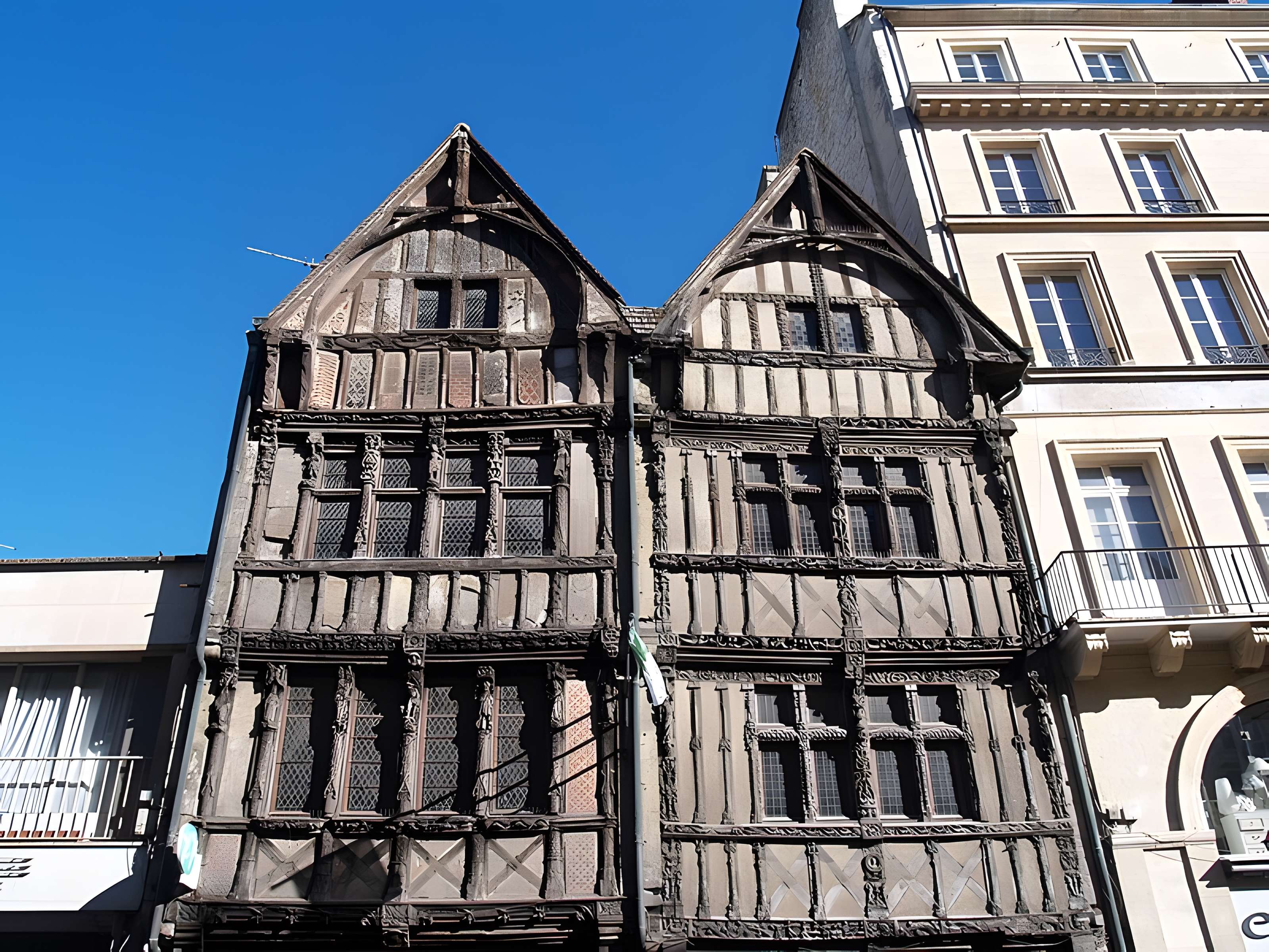 Immeuble, 52 Rue Saint-Pierre à Caen