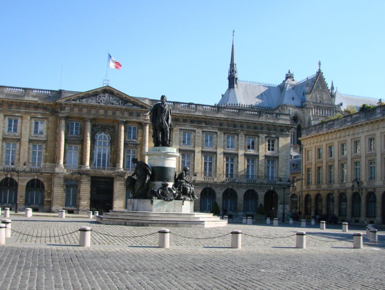 Photo de Immeubles de la Place Royale de Reims