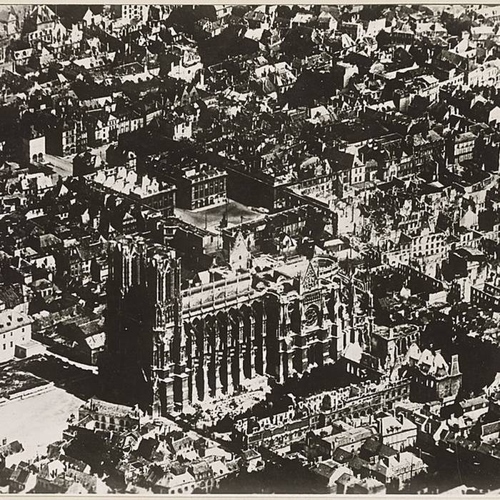 Photo de Immeubles de la Place Royale de Reims