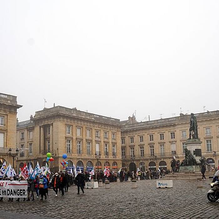 Photo de Immeubles de la Place Royale de Reims