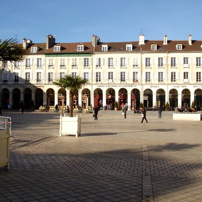 Photo de Immeubles, 2-8 Place du Marché-Neuf à Saint-Germain-en-Laye