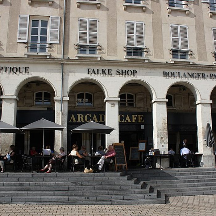 Photo de Immeubles, 2-8 Place du Marché-Neuf à Saint-Germain-en-Laye