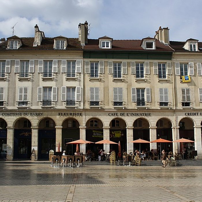 Photo de Immeubles, 2-8 Place du Marché-Neuf à Saint-Germain-en-Laye