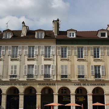 Immeubles, 2-8 Place du Marché-Neuf à Saint-Germain-en-Laye