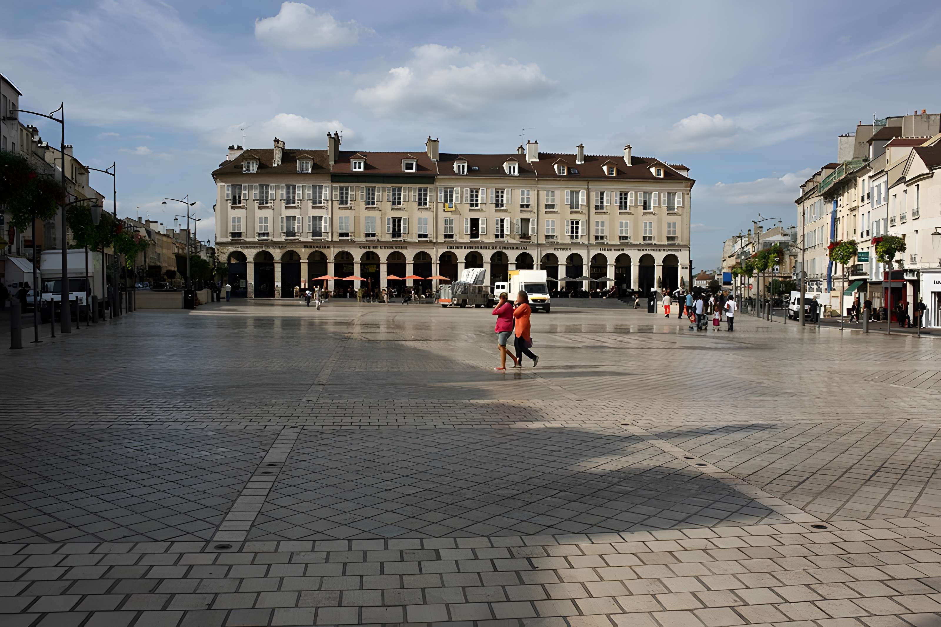 Immeubles, 2-8 Place du Marché-Neuf à Saint-Germain-en-Laye