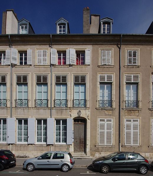 Photo de Immeubles, Place de la Carrière à Nancy