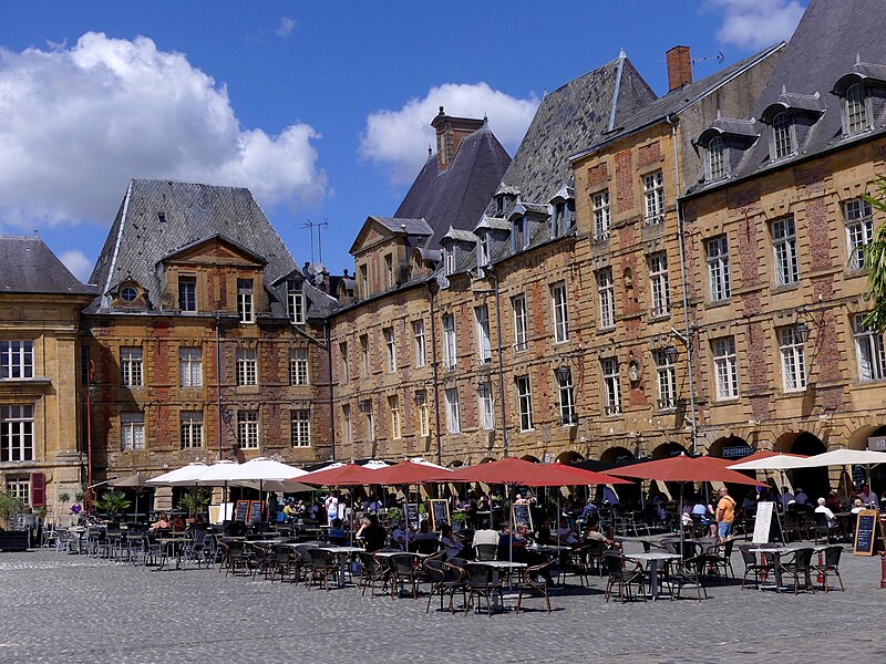 Immeubles, Place Ducale à Charleville-Mézières