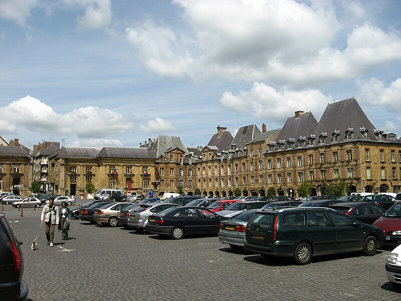 Immeubles, Place Ducale à Charleville-Mézières