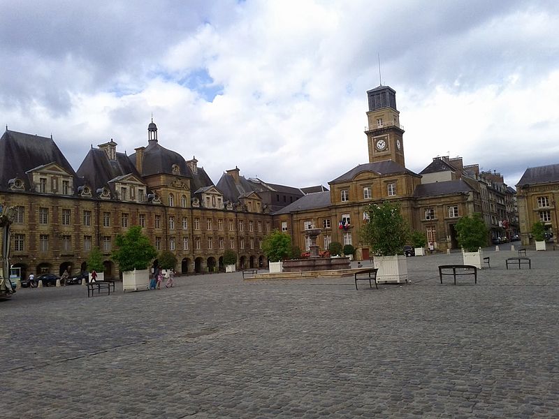 Immeubles, Place Ducale à Charleville-Mézières