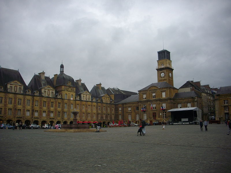 Immeubles, Place Ducale à Charleville-Mézières