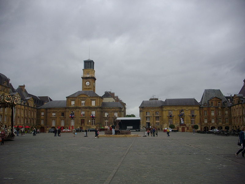 Immeubles, Place Ducale à Charleville-Mézières