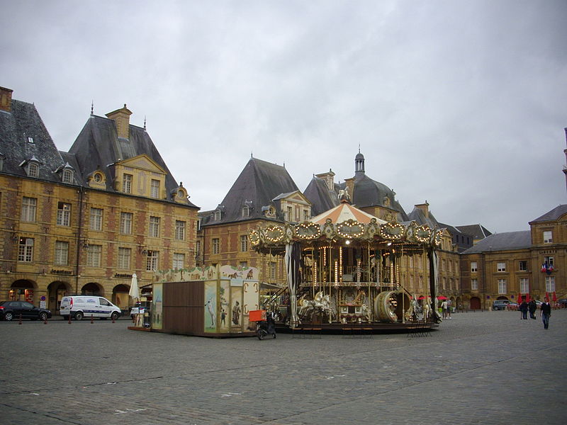 Immeubles, Place Ducale à Charleville-Mézières