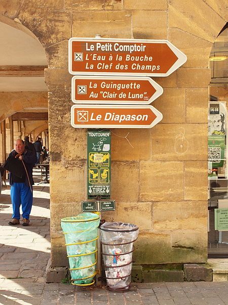 Immeubles, Place Ducale à Charleville-Mézières