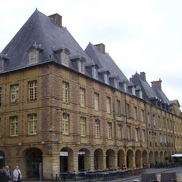 Photo de Immeubles, Place Ducale à Charleville-Mézières