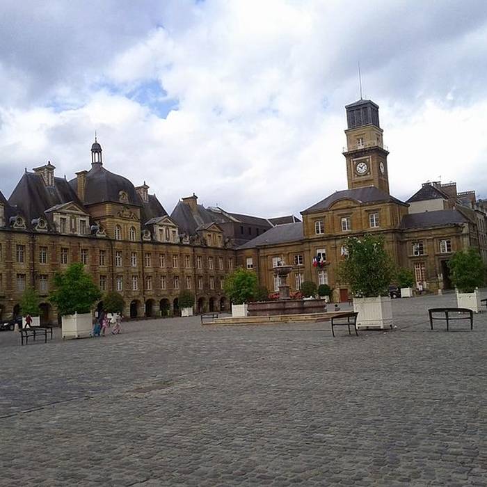 Photo de Immeubles, Place Ducale à Charleville-Mézières